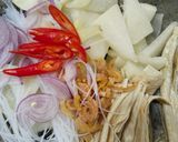 Gambar langkah 3 resipi Sengkuang lemak putih.