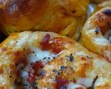 Foto langkah ke 8 dari resep Roll pizza & sosis roll rendah karbo.