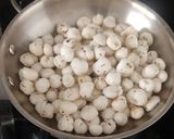 A picture of step 2 of Spicy masala Makhana.