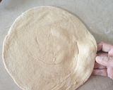 A picture of step 3 of Khasta lachedar paratha.