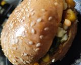 मसाला स्वीट कॉर्न बर्गर (masala sweet corn burger recipe in Hindi) रेसिपी चरण 6 फोटो