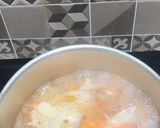 Foto langkah ke 2 dari resep Mpasi 6m+ bubur opor ayam+keju.