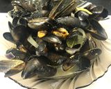 A picture of step 5 of Moules Marinières with Cream.