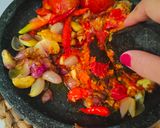 Foto langkah ke 3 dari resep Telur Ikan Kakap Goreng Pedas.
