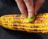 શેકેલી મકાઈ (Roasted Makai Recipe In Gujarati) રેસીપી સ્ટેપ2ફોટો