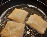Foto langkah ke 4 dari resep Martabak Telor Kornet Keju Praktis!.