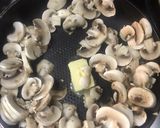 Foto del paso 1 de la receta: Pizza con champiñones, verdeo y lomo de cerdo cocido