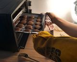 Foto langkah ke 5 dari resep Cookies coklat simpel (tanpa mixer, tanpa cetakan).