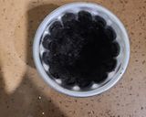 A picture of step 3 of Oreo lava cake.