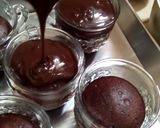 Foto langkah ke 6 dari resep Cake coklat lumer.