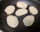 Foto langkah ke 5 dari resep Homemade Isobemaki / Isobeyaki (mochi + seaweed).