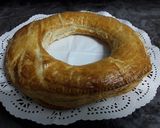 A picture of step 6 of Puff Pastry Roscón de Reyes Filled with Almond Cream.