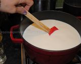 A picture of step 2 of Home made country cheese.