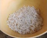 A picture of step 1 of Puffed rice and palak vade.