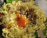 Foto langkah ke 3 dari resep Mie Goreng Favorit.