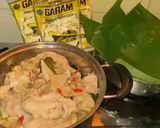 Foto langkah ke 5 dari resep Garang Asem Ayam dengan Pengganti Santan.