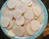 A picture of step 2 of Sweet potato chips/wafers.