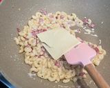 Foto langkah ke 3 dari resep Mac n Cheese with Smoked Beef.