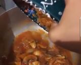 A picture of step 2 of Mince, mushroom and spinach linguine 🍜.