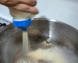 Foto langkah ke 5 dari resep Ayam Goreng Kremes.