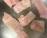 Foto del paso 2 de la receta Pechuga de pollo con cebolla