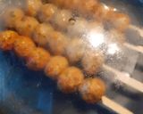 A picture of step 3 of Chicken balls skewer.