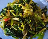 Foto langkah ke 6 dari resep Oseng Daun & bunga pepaya.