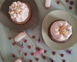Une image de l'étape 4 de Panna cotta ganache pâte à tartiner au biscuit rose.