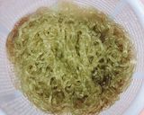 Hình bước làm 1 của món Miến xào Hàn Quốc