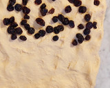 Foto del paso 6 de la receta: Pan de leche y pasas de uva