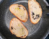 Foto langkah ke 1 dari resep Extra virgin olive oil avocado blacksesame seed toast/ Roti panggang alpukat dengan Extra olive oil.