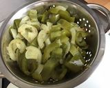 Une image de l'étape 4 de Salade de poivrons aux oignons et coriandre.
