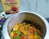 A picture of step 1 of Classic Pav Bhaji.