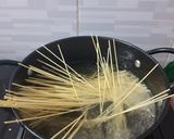 Foto langkah ke 2 dari resep Spaghetti Aglio e Olio.