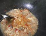 Foto langkah ke 4 dari resep Seblak Suka2 (Krupuk,Bakso,mie).