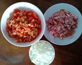Hình bước làm 1 của món Sốt cà chua xúc xích