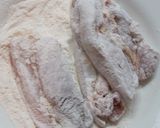 รูปขั้นตอนการทำที่ 2 ของ หมูสามชั้นทอดน้ำปลา