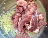 รูปขั้นตอนการทำที่ 2 ของ หมูอบสับปะรด