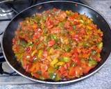 Foto del paso 2 de la receta Cena rápida de chuletas de Sajonia con tomate y pimientos