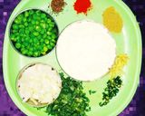 A picture of step 1 of Green peas Bharbhara.