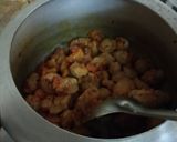A picture of step 5 of Nutri soya chunks in turai bhaji.