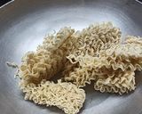 मॅगी भेळ (Maggi bhel recipe in marathi) रेसिपी स्टेप 2 फोटो