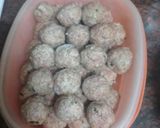 Foto del paso 3 de la receta Albóndigas Mixtas en Salsa con Pasta al Ajillo