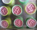 Foto langkah ke 3 dari resep Bolu Kukus Semangka.