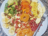 سلطة الفواكه الطرية والجافة