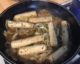 Une image de l'étape 5 de Saucisses alsaciennes fumées aux poivrons jaunes et oignon.