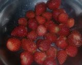 Foto langkah ke 1 dari resep Es Lilin Strawberry.