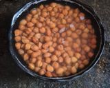 A picture of step 1 of Chana Masala.