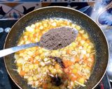 Hình bước làm 4 của món Mỳ tương đen Jajangmyeon kiểu hàn quốc