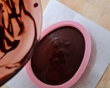 Foto del paso 3 de la receta: Figura de chocolate con forma de huevo 🥚"Huevo de Pascua" versión saludable, nutritiva y fácil